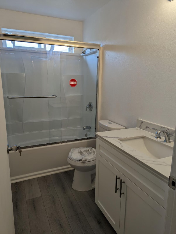 Photo - 5529 Fulcher Ave Unidad 204