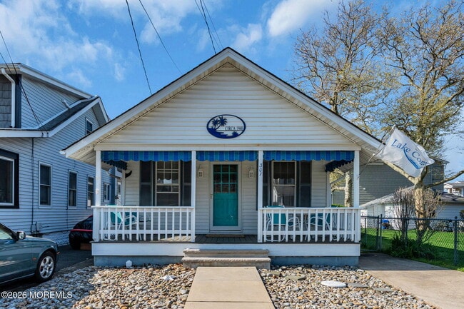 Building Photo - 307 18th Ave