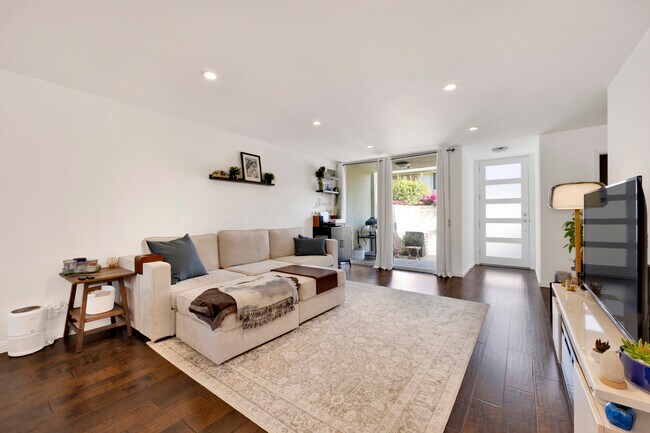 Photo - 5215 Sepulveda Blvd Townhome