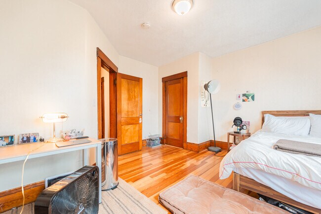 Photo - 23 Wisconsin Ave Unit 2B