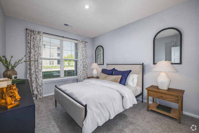 1BR, 1BA - 837SF - Primary Bedroom