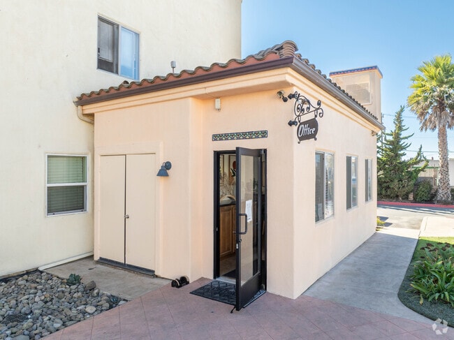 Leasing Office Entrance