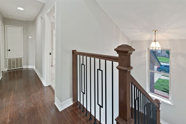 Photo - 8818 Vinkins Rd