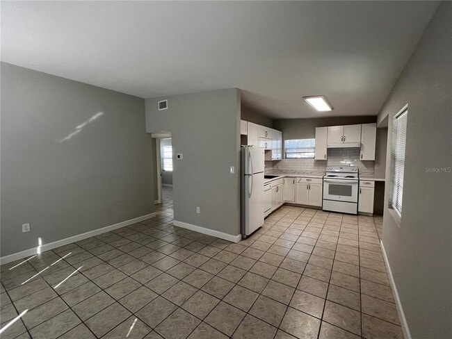 Photo - 1931 Carrigan Ave