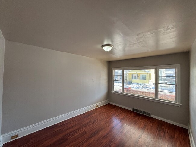 Photo - 211 N 5th Ave