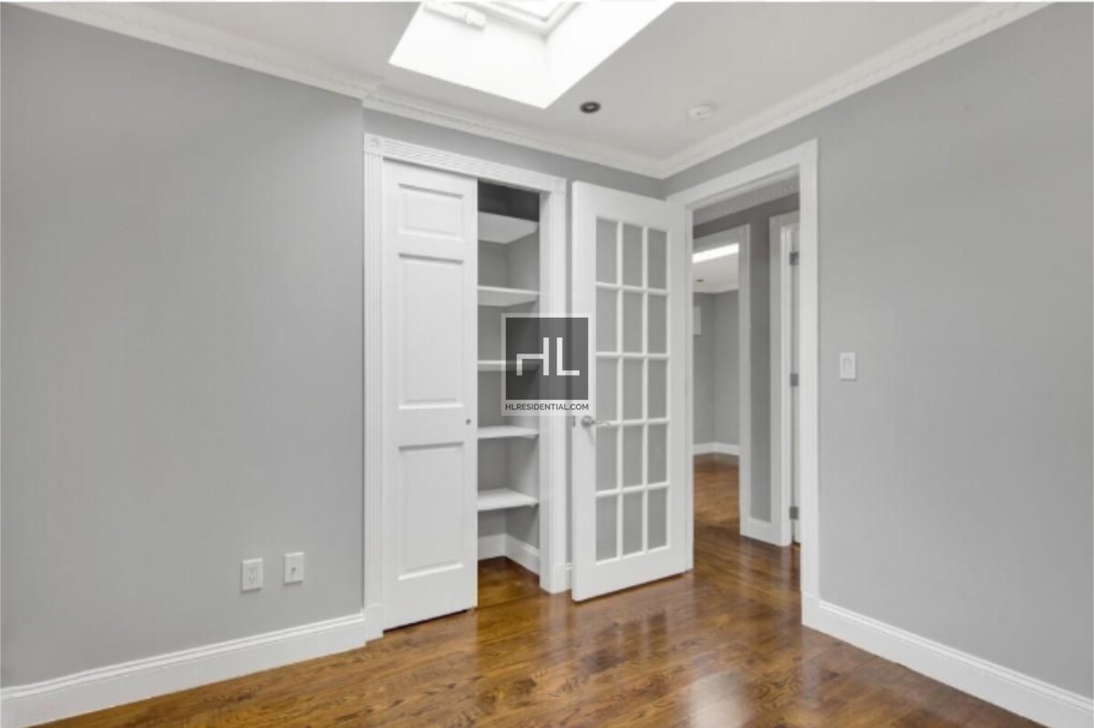 Photo - E 26TH ST. Unit 5C