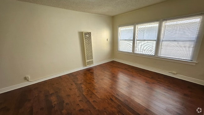 Building Photo - 1521 Wilcox Ave Rental