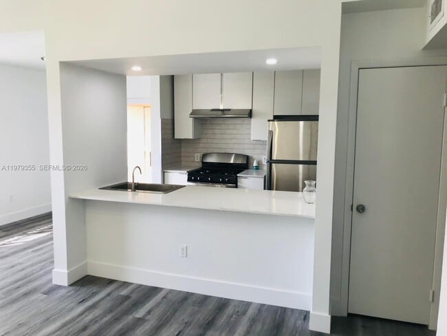 Building Photo - 15330 SW 106th Terrace Unit 915