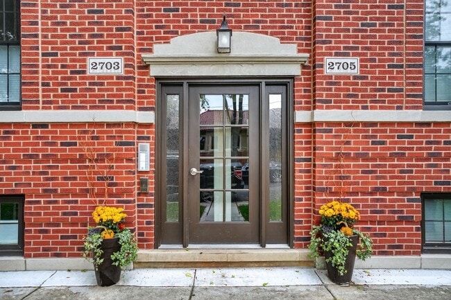 Photo - 2703 W Ardmore Ave Unit #1E