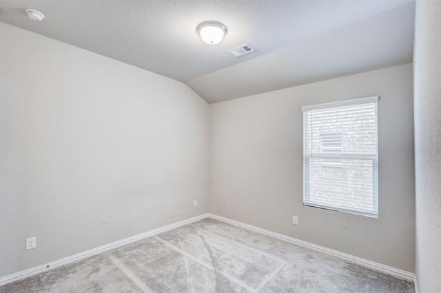 Photo - 208 Fieldstone Dr