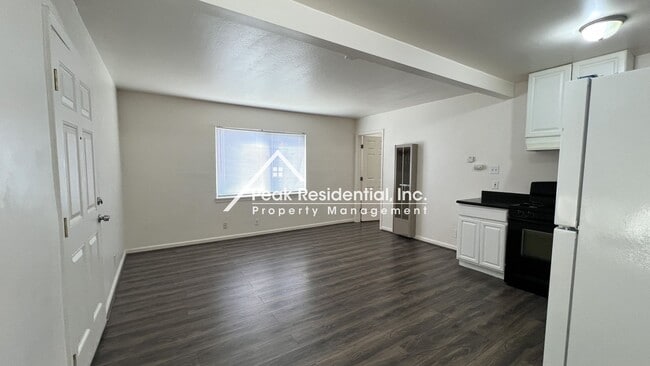 Photo - 53rdSt5640 Unit #1