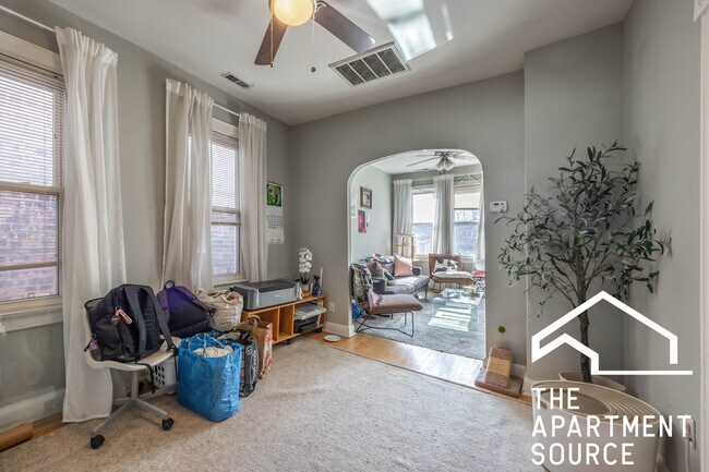 Photo - 2140 W Race Ave Unidad 2