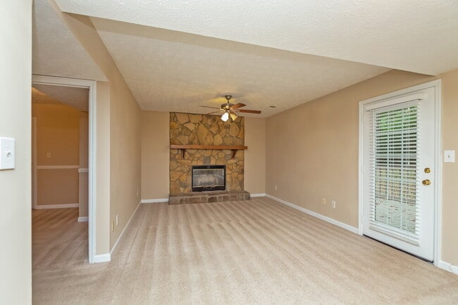 Photo - 5972 Nell Ln