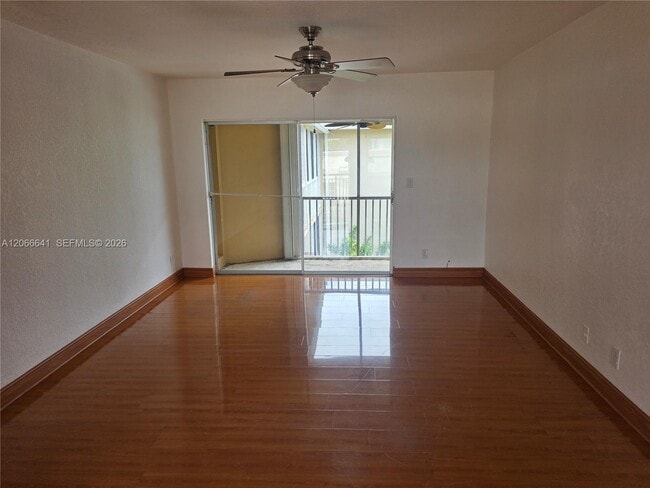 Photo - 1500 SE 15th St Unit 318