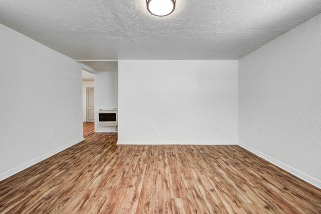Photo - 204 S Stewart Ave