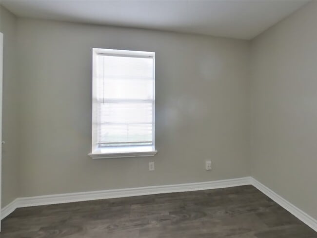 Photo - 3522 Tangerine St