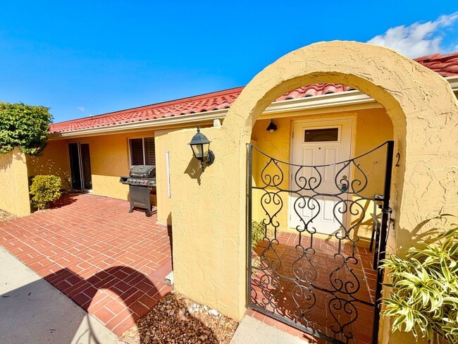 Building Photo - ** GLADES COUNTRY CLUB ** 2 BED / 2 BATH - VILLA - BUNDLED GOLF MEMBERSHIP - ANNUAL RENTAL