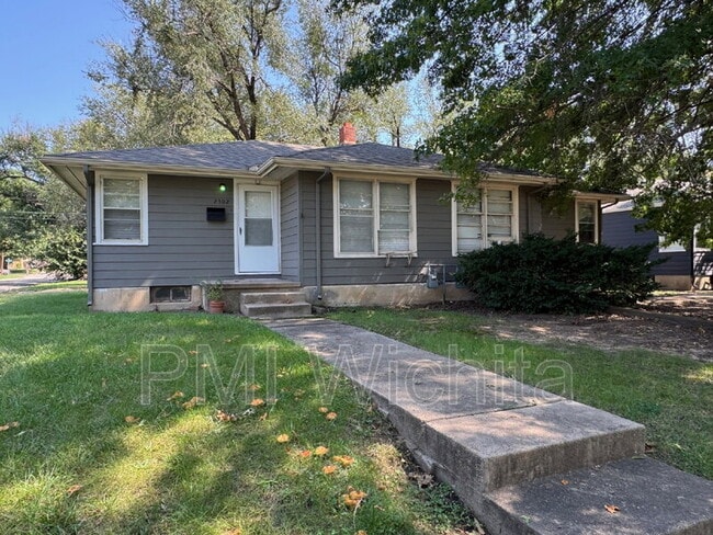 Building Photo - 2302 S Broadview St Rental
