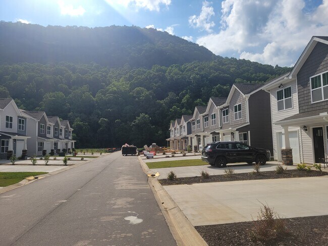 Photo - 110 Clear Creek Ln