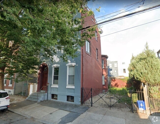 Building Photo - 2029 N Howard St Unit #1 Rental