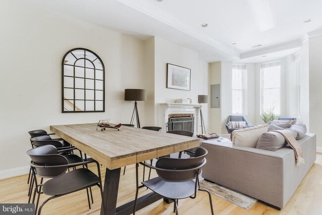 Photo - 330 11th St SE