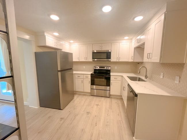 Photo - 4117-4123-4123 SE Long St Unit 4117