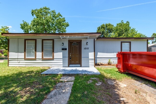Photo - 1012 W Hart Ave