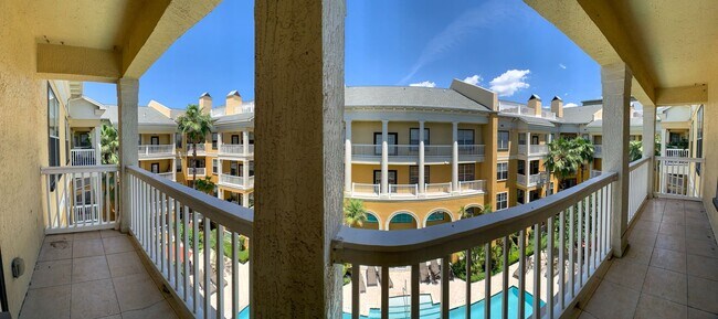 Photo - New listing 2/2 with pool view