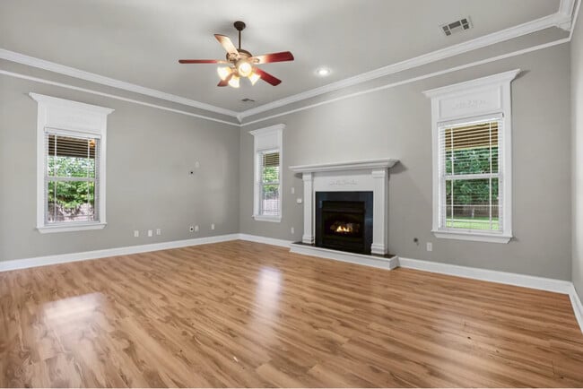 Photo - 808 Herron St