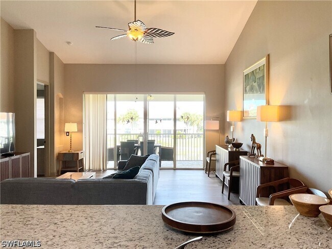 Building Photo - 3060 Horizon Ln Unit 1404