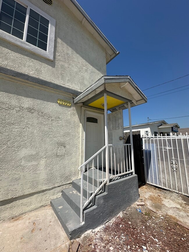 10929 Compton Ave