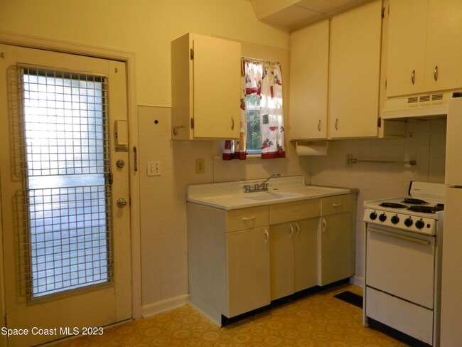 Photo - 803 Rockledge Dr