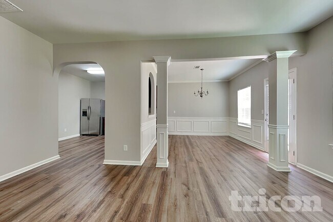 Photo - 30 Silver Willow Walk
