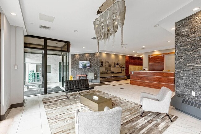 Photo - 75 Liberty Ave Unidad C11 Rental
