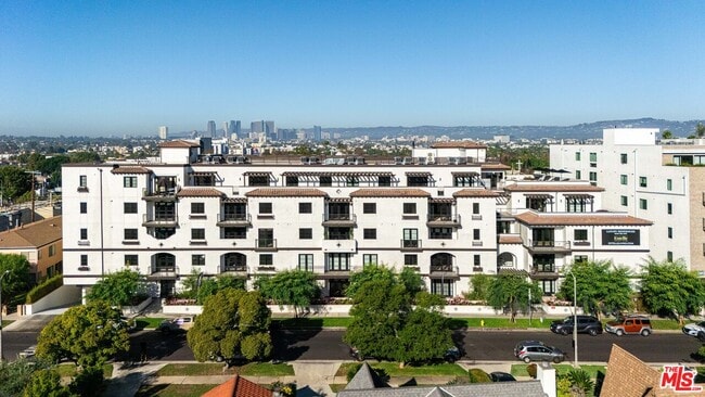 Building Photo - 1333 Orange Grove Ave Unit 101