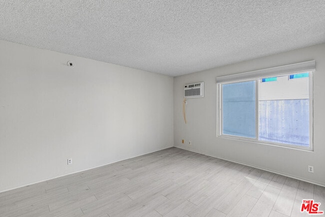 Photo - 1811 Parnell Ave