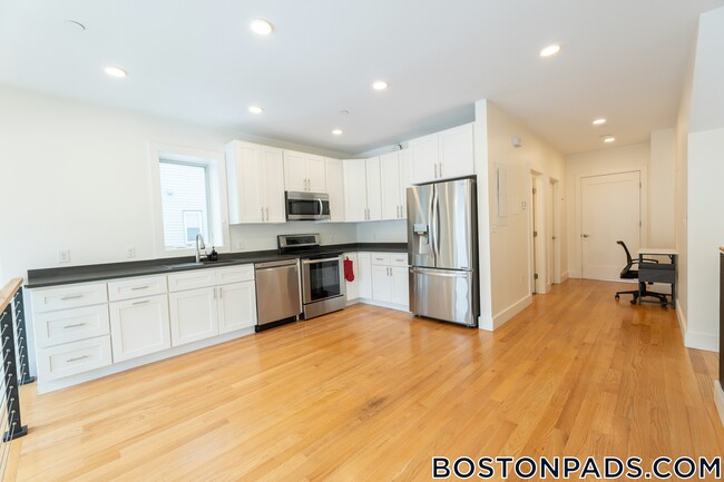 Building Photo - 36-38 Colonial Ave. Rental