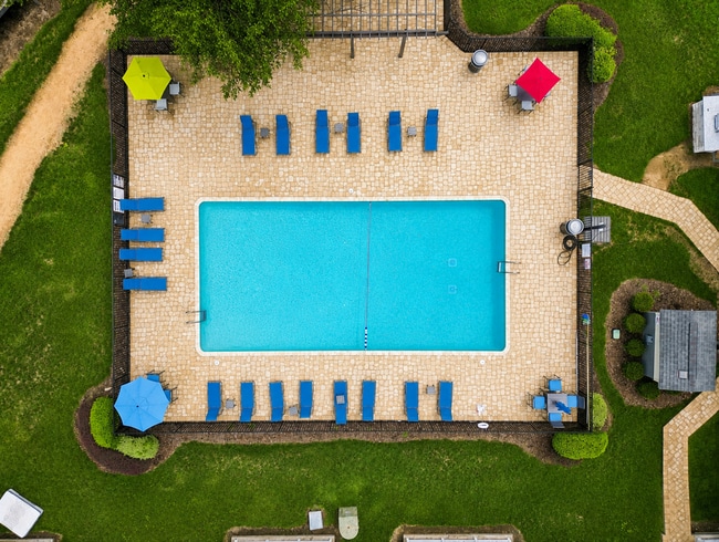 Vetra Forest Hills - Lexington Street