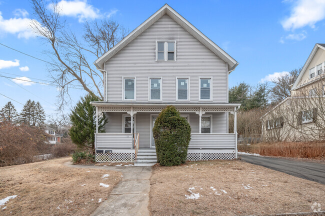 Building Photo - 86 Oak Ave Rental