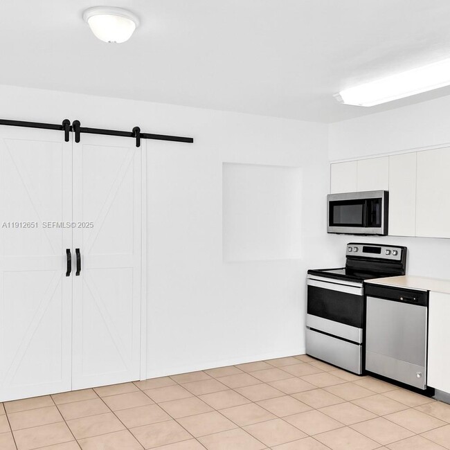 Photo - 3415 SW 15th St Unit 2