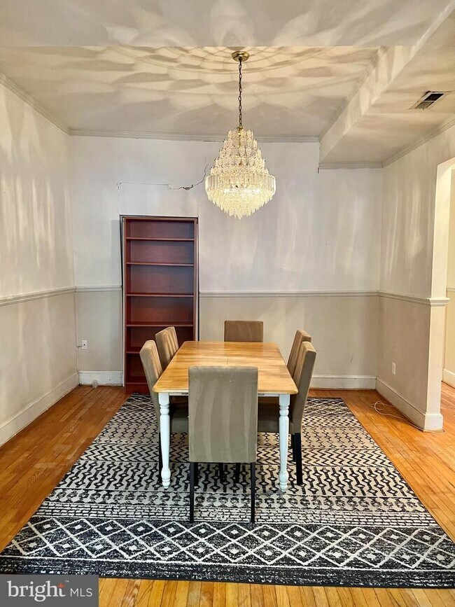 Photo - 824 7th St NE