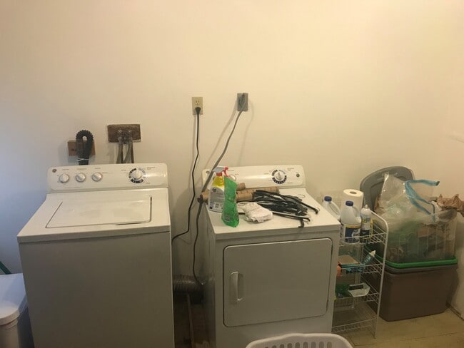 Building Photo - 30 East Main St. Unit 2nd Floor