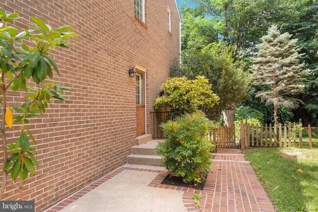 Building Photo - 1250 Pine Hill Rd Rental