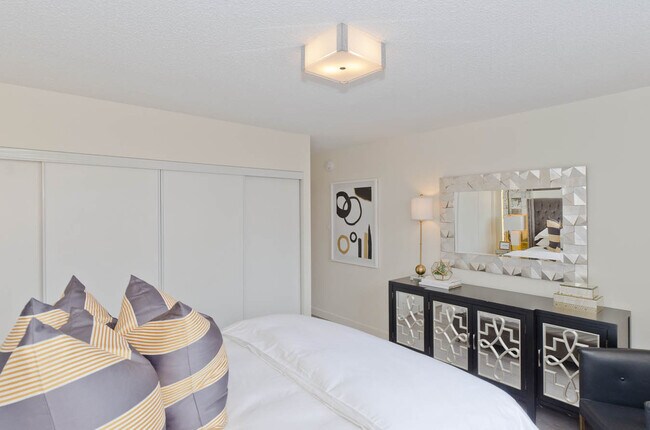 Photo - Chateau Apartments