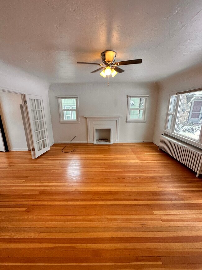 Photo - 2445 Custer Ave