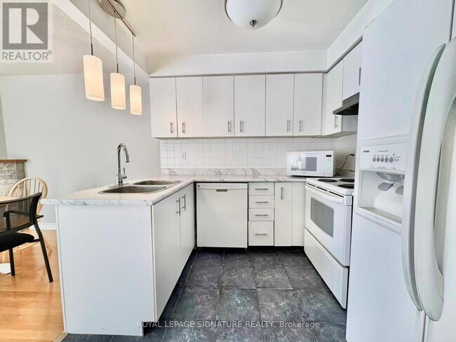 Photo - 7 Farnham Dr