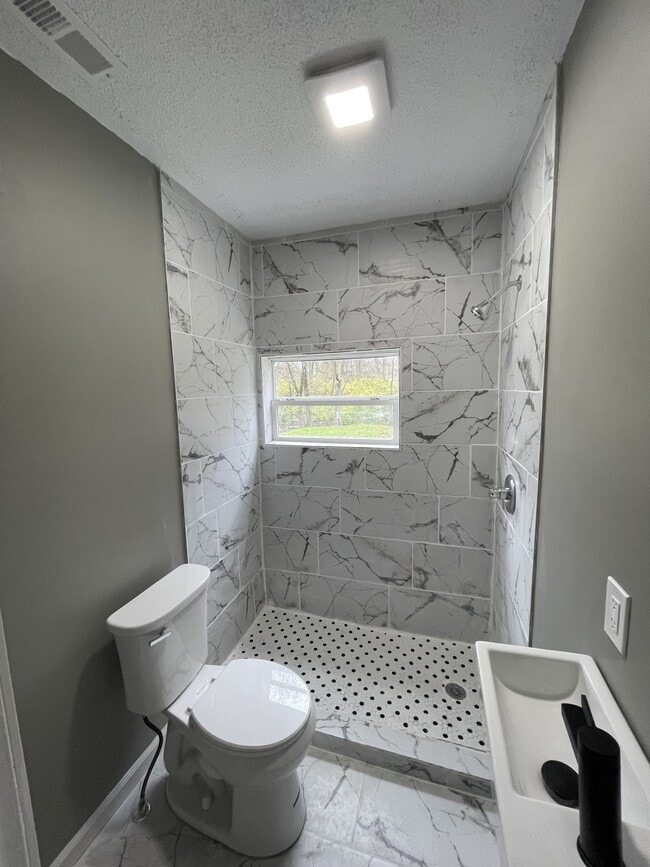 Photo - 1710 S Kelly St