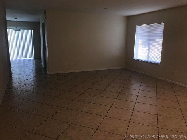 2098 Newport Isles Blvd