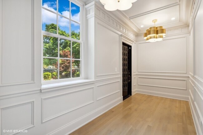 Photo - 2700 N Lakeview Ave Unidad 2