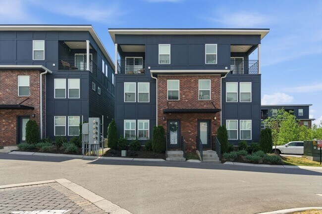 102 Duke St
